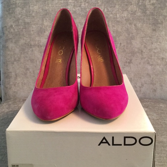 Brand new pink suede pumps